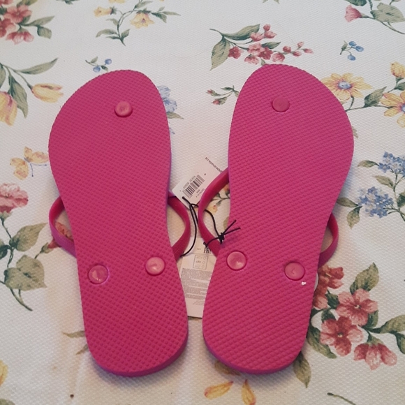 Size 9 Gap floral pink and white flip-flops - Picture 3 of 7